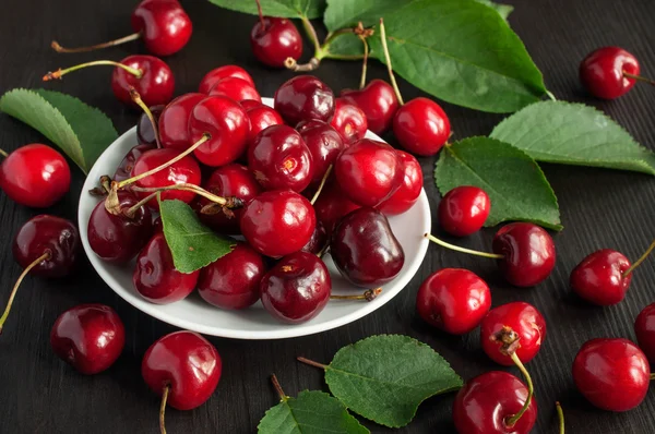 Olgun kırmızı kiraz