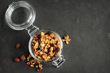 Granola cam kavanozda Fındıklı 
