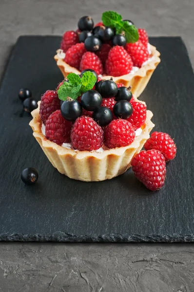 Törtchen mit Himbeeren — Stockfoto