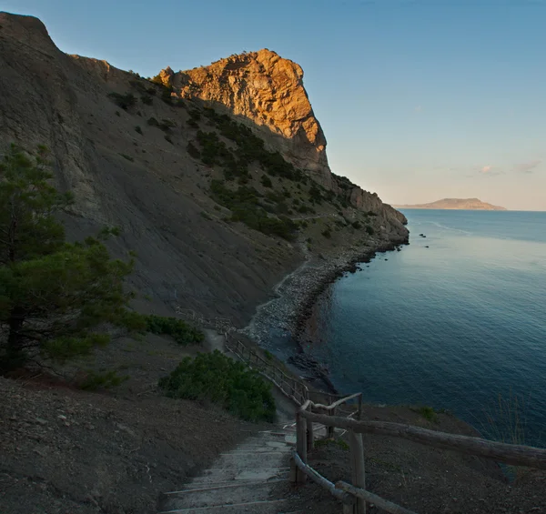 Paesaggio marino con montagne, il Crimea — Foto Stock