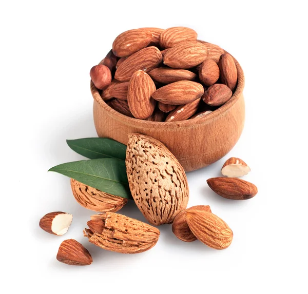 Mandlové ořechy s listy — Stock fotografie
