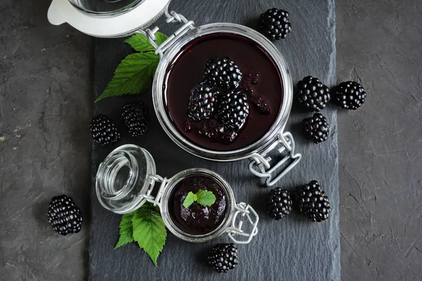 Hemlagad blackberry jam — Stockfoto