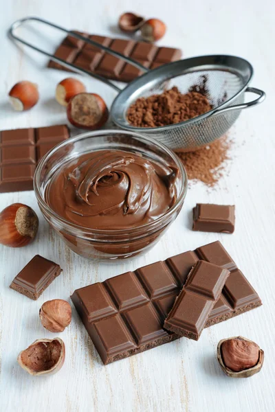 Cokelat hazelnut buatan sendiri menyebar — Stok Foto