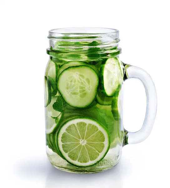 Detox vatten med gurka och lime — Stockfoto