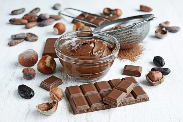 Chocolate and ingredients — Stock Photo, Image