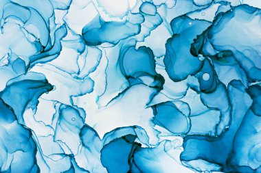 Mavi alkol mürekkebi, soyut doku, modaya uygun duvar kağıdı. Tasarım projesi için arka plan olarak davetiye veya tebrik kartları, el ilanı, poster, sunum, ambalaj kağıdı