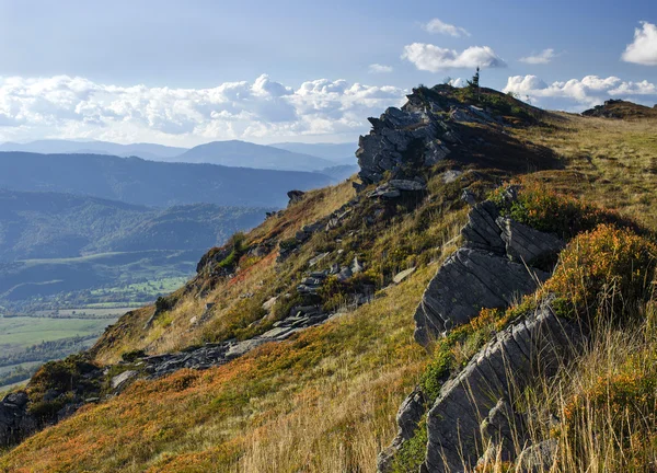 Mountain landscape with rocks in the foreground — Stock Photo, Image