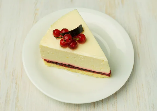 Cheesecake au groseille rouge — Photo