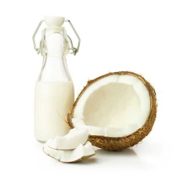 Kokos und Milch in einer Glasflasche — Stockfoto
