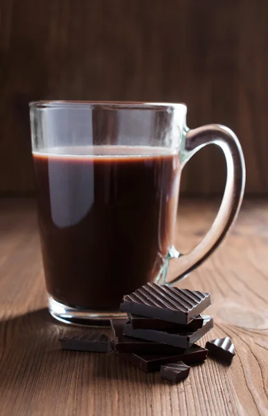Sıcak çikolata ve cam bardak. — Stok fotoğraf