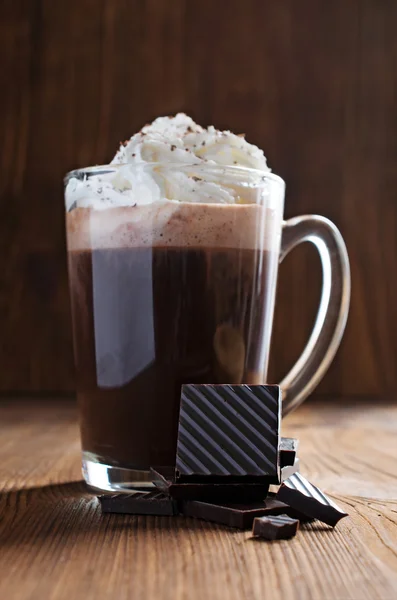 Chocolate caliente con crema batida — Foto de Stock