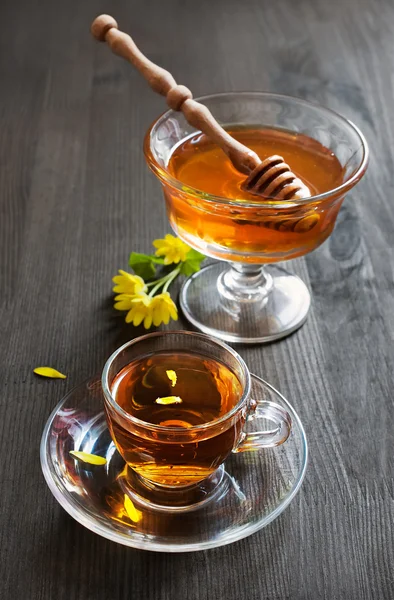 Stilleben med honung och te — Stockfoto
