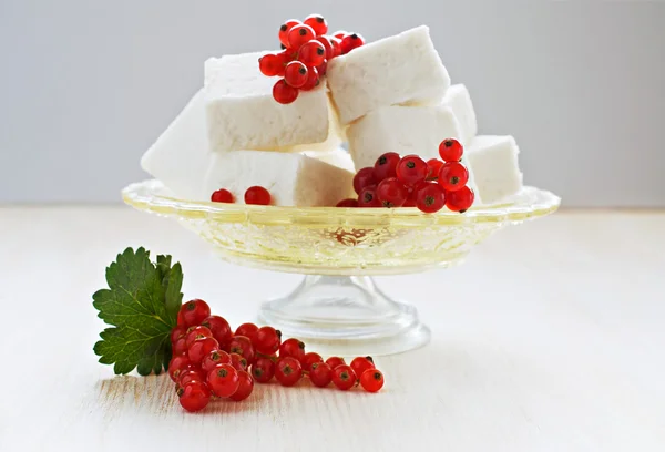 Delicate souffle with red currant — Stock Photo, Image