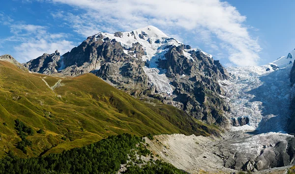 Montaña "Tetnuld" en el Cáucaso —  Fotos de Stock