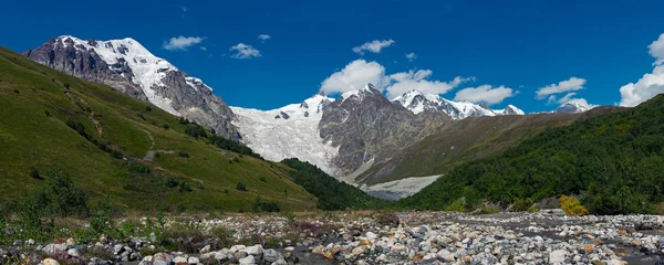 Kavkazské hory — Stock fotografie