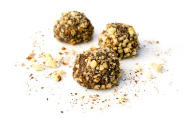 Domalan şekerler ceviz ile