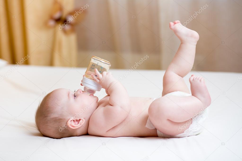 Fotos De Nino Tomando Mamadera De Stock Nino Tomando Mamadera Imagenes Libres De Derechos Depositphotos Fotos De Nino Tomando Mamadera De Stock Nino Tomando Mamadera Imagenes Libres De Derechos Depositphotos