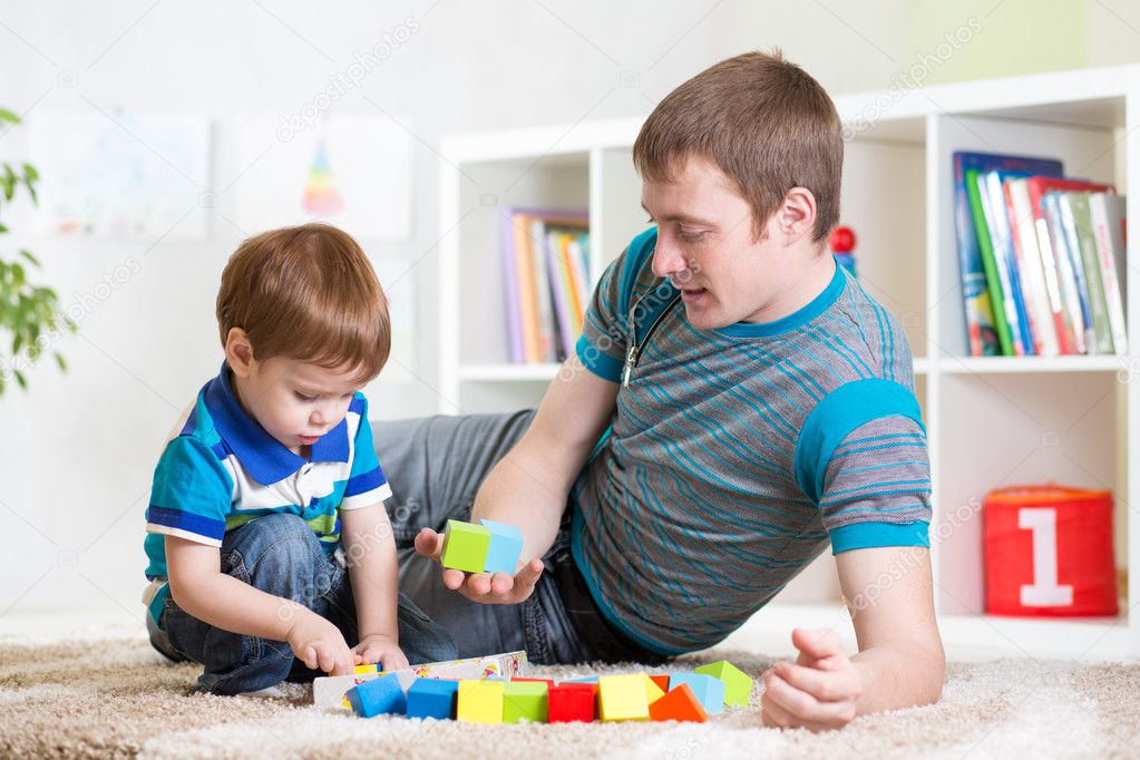 Игры для детей аутистов. Ранний детский возраст. Как научить взрослых играть. Игры вместе с детьми. Как научить взрослых играть.