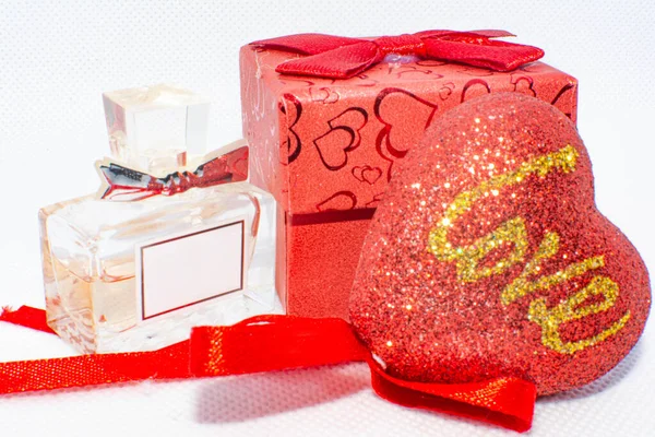 Saint Valentin Cadeau Dans Une Boîte Rouge Avec Cœur — Photo