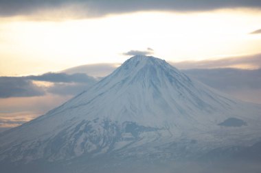 Güzel binek Ararat, kardeşim. Ermeni topraklarından görüntü