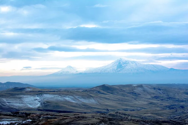 Ararat Dağı 'nın çarpıcı manzarası
