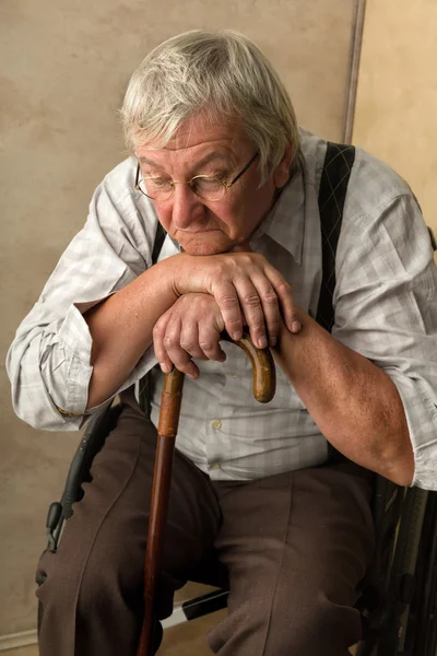 Homem idoso triste — Fotografia de Stock