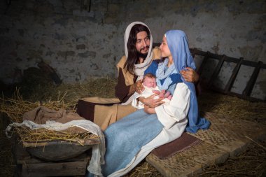 Bir ahırda doğum sahnesi