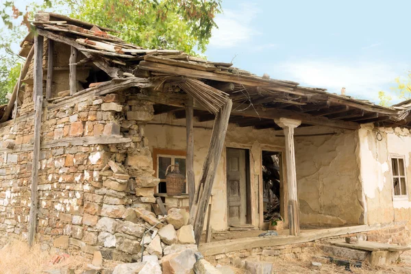 Heruntergekommenes Haus — Stockfoto