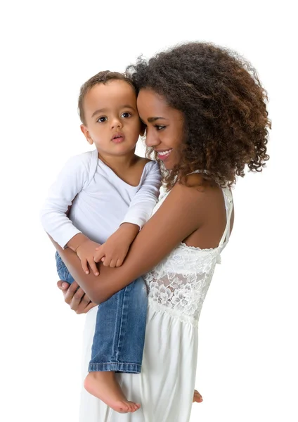 Afrikanska mamma bindning med småbarn — Stockfoto