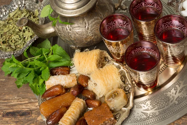 Moroccan tea tray — Stock Photo, Image