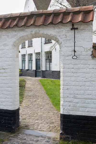 Beguinage ingången — Stockfoto