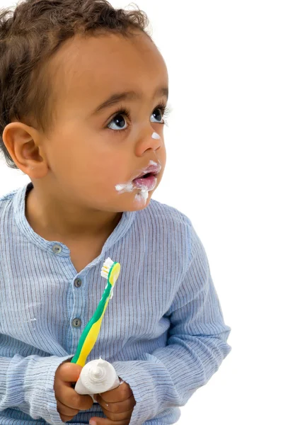 Niño cepillándose los dientes —  Fotos de Stock
