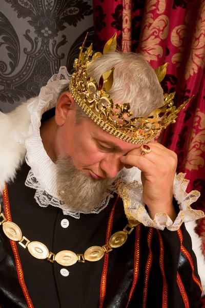 Thinking king — Stock Photo, Image