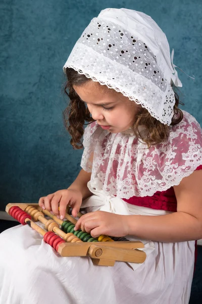 Menina vintage com ábaco — Fotografia de Stock