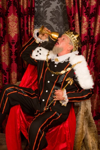 Drunk royalty — Stock Photo, Image