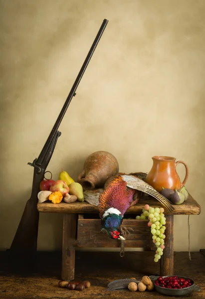 Hunting rifle and game — Stock Photo, Image