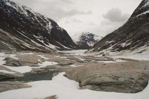 Krajobraz Lodowca Lodem Skałami Norwegii Ilustrujący Wycofanie Się Lodu Powodu — Zdjęcie stockowe