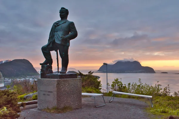 Alesund Norwegia Maj 2015 Pomnik Kristoffera Randersa Punkcie Widokowym Aksla — Zdjęcie stockowe