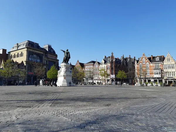 벨기에 2021 벨기에 겐트의 역사적 중심지에 브리다 마르크 광장에 아르테벨 — 스톡 사진