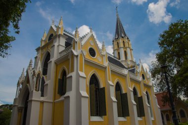 Wat Niwet Thammaprawat, Ayutthaya, Tayland 'da Gotik tarzda inşa edilmiş bir Budist tapınağıdır.