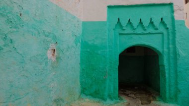 Moulay İdriss, Fas 'ın ilk büyük İslami hükümdarı I. İdris' in mezarı ile ünlü kutsal bir kasabadır.