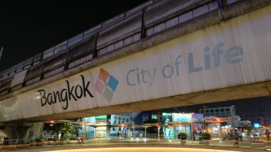 Bangkok, Tayland 'ın göbeğindeki bir alışveriş bölgesinde Siyam Meydanı