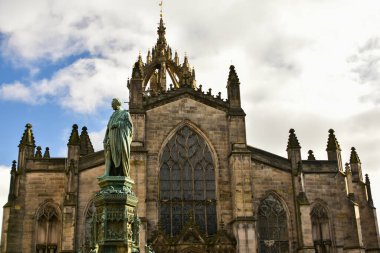 Edinburgh, İskoçya 'nın tarihi merkezindeki ikonik St. Giles Katedrali