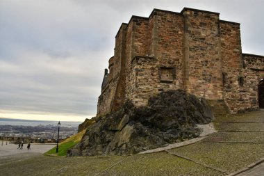 Edinburgh Şatosu, İskoçya 'nın Edinburgh şehrinin merkezindeki ana kaledir.