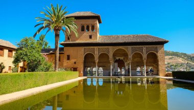 Alhambra 'daki Partal, Granada, İspanya