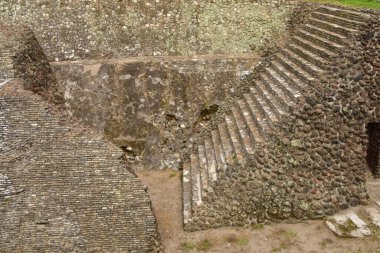 Meksika 'daki Cholula Piramidi cilt bakımından dünyanın en büyük piramididir.