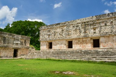 Uxmal 'da Nunnery Quadrangle, Meksika' da antik bir Maya şehri.
