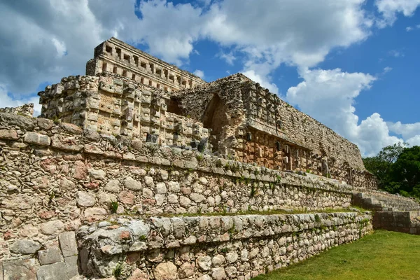Παλάτι Codz Poop Στο Kabah Ένας Αρχαιολογικός Χώρος Των Μάγια — Φωτογραφία Αρχείου