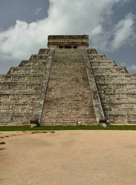 Templo Kukulcn Castillo Chichén Itzá Una Gran Ciudad Precolombina Construida — Foto de Stock