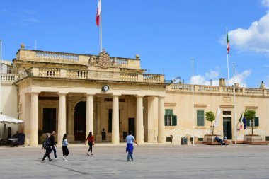 Valletta, Malta 'nın göbeğindeki Aziz George Meydanı